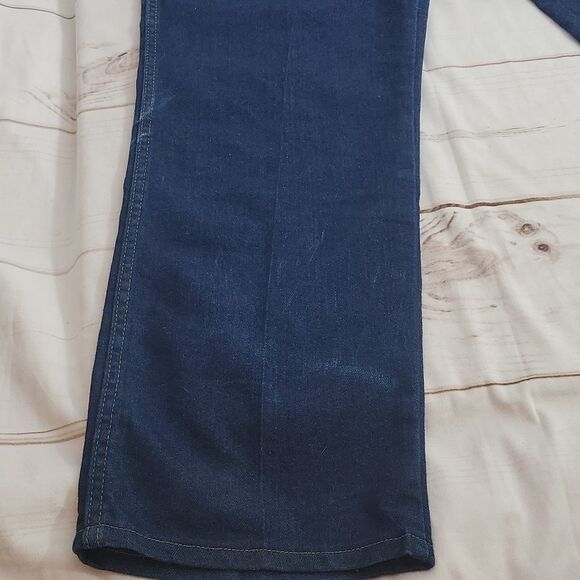 NEW Wrangler Classic Denim Jeans with Factory Irregular Coloring size 44 Waist - Picture 2 of 9